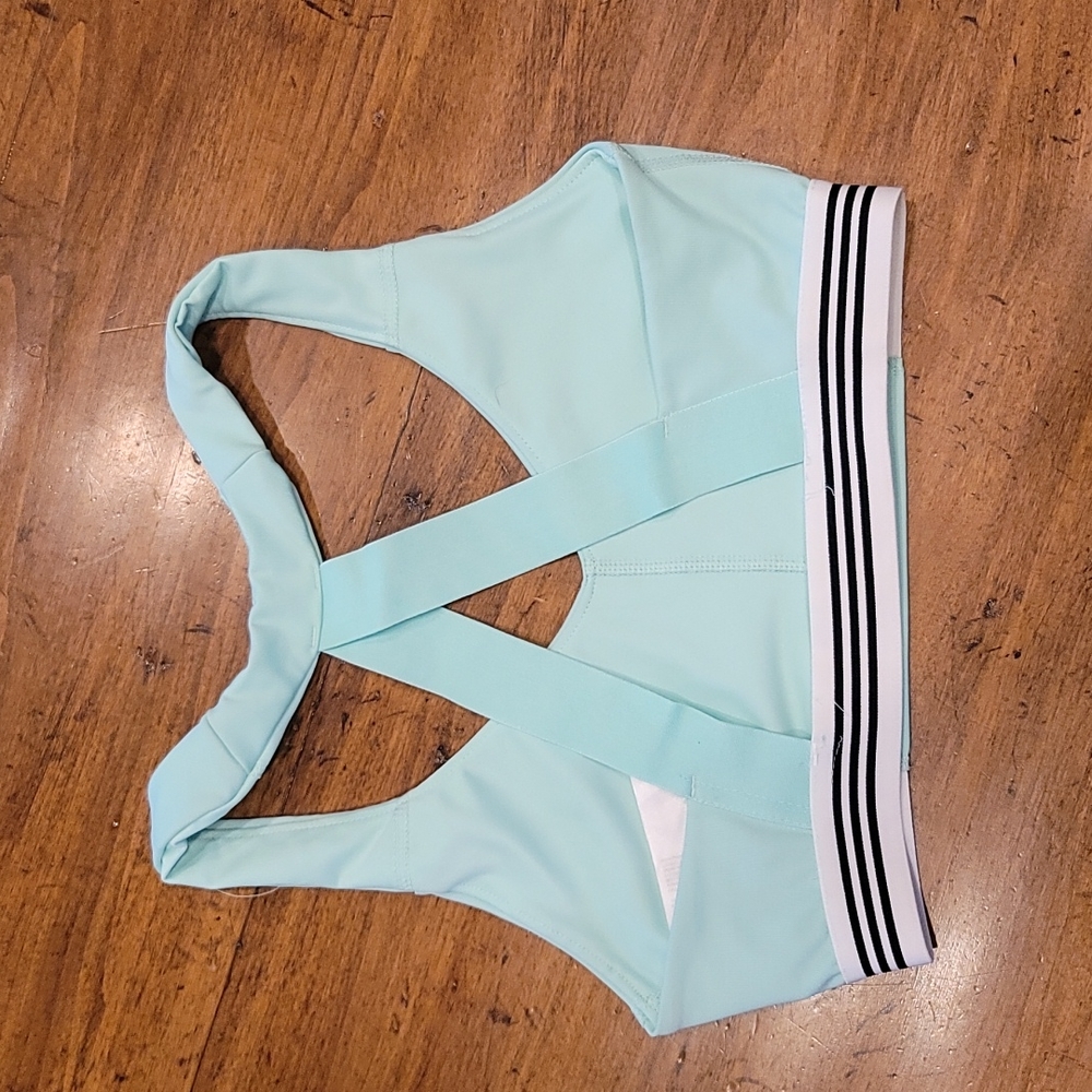 Adidas sports bra XS 4-6 - Picture 2 of 2